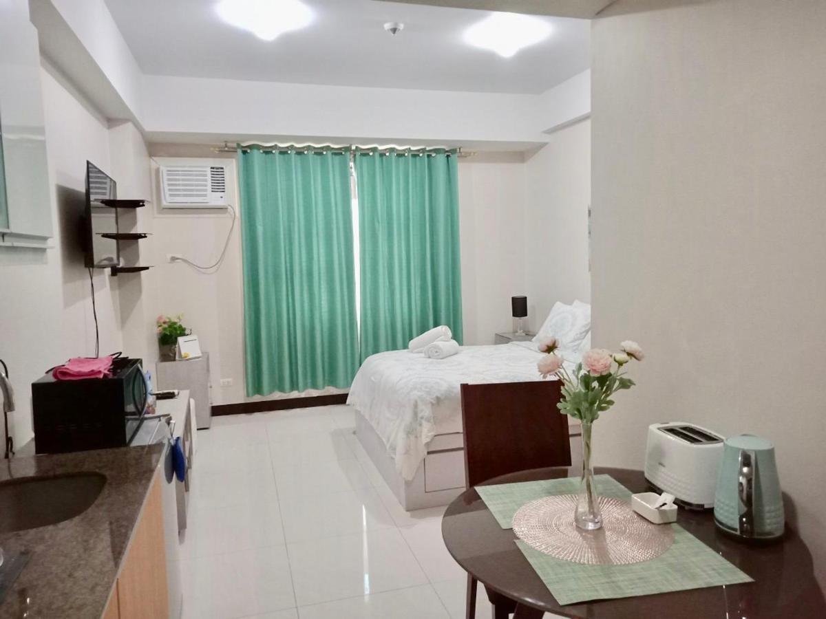 Chillax Studio 101 Newport Boulevard Manila Exterior foto