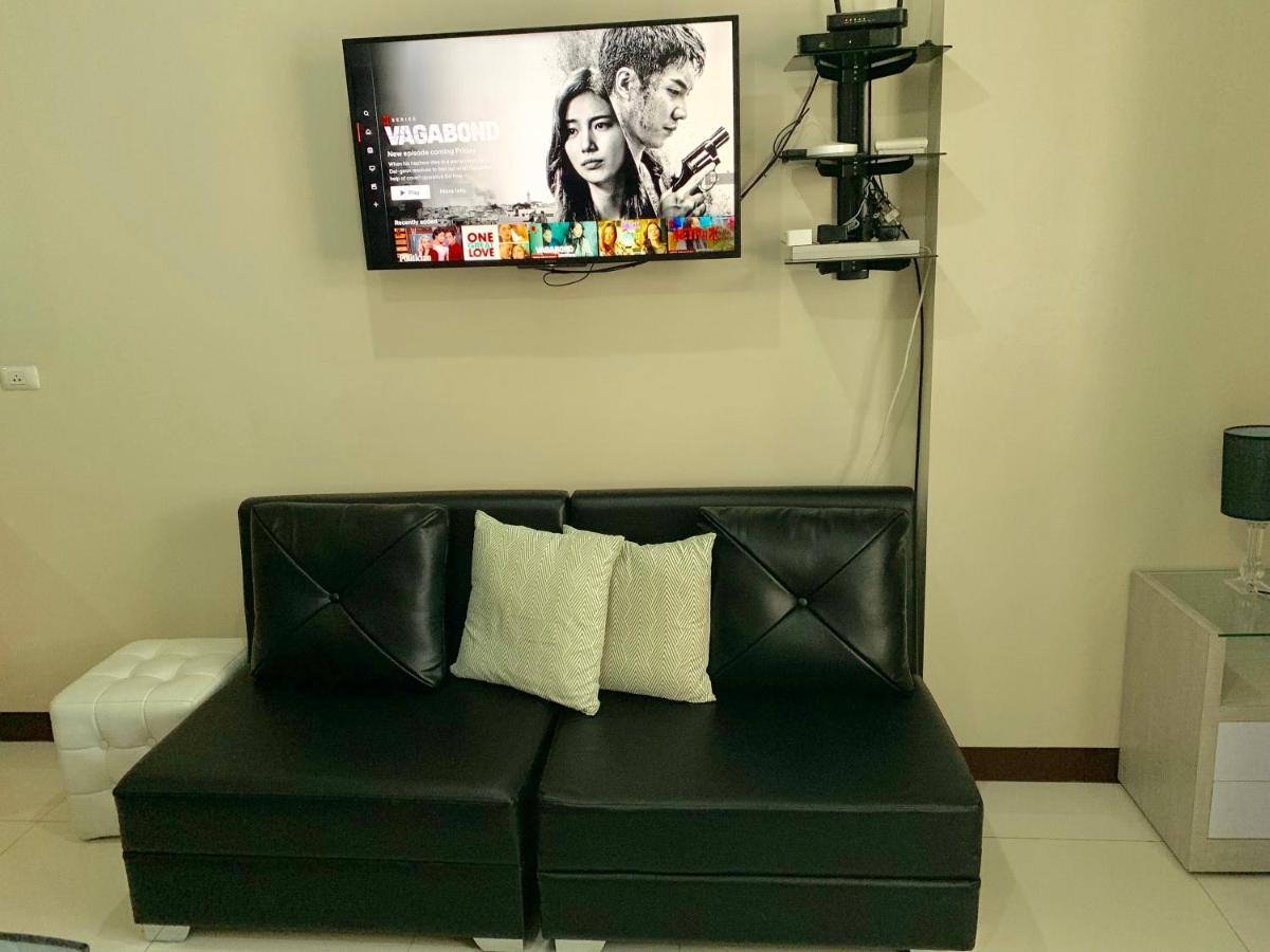 Chillax Studio 101 Newport Boulevard Manila Exterior foto